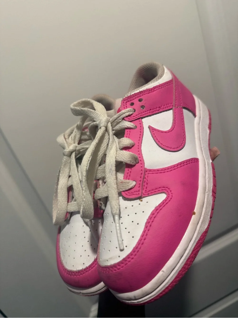 Nike Kids White and Pink Low-Top Sneakers